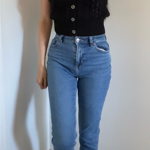American Eagle Blue Stretch High/Mid-Rise Mom Jeans - Picture 5 of 6